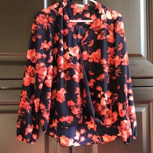Vince Camuto cross over blouse